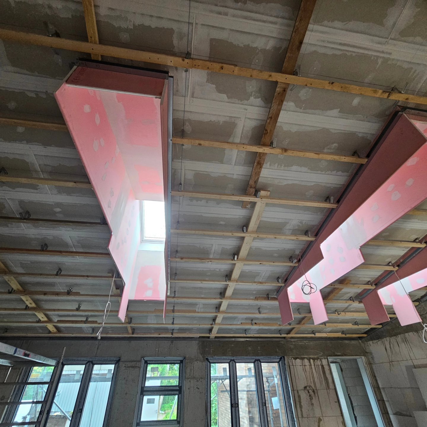 Foyer-Deckenkonstruktion im Fortschritt