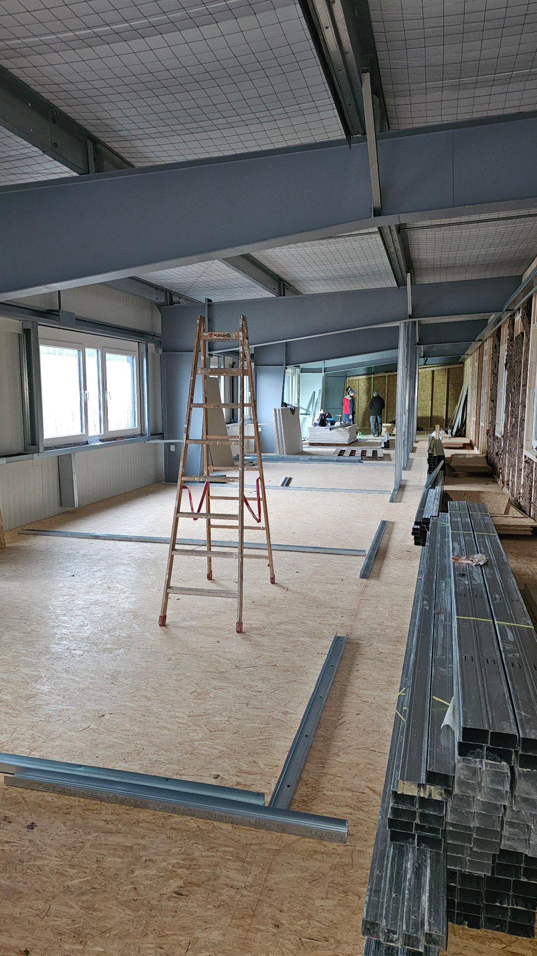 Metallständerwerk für Trennwand im Rohbau